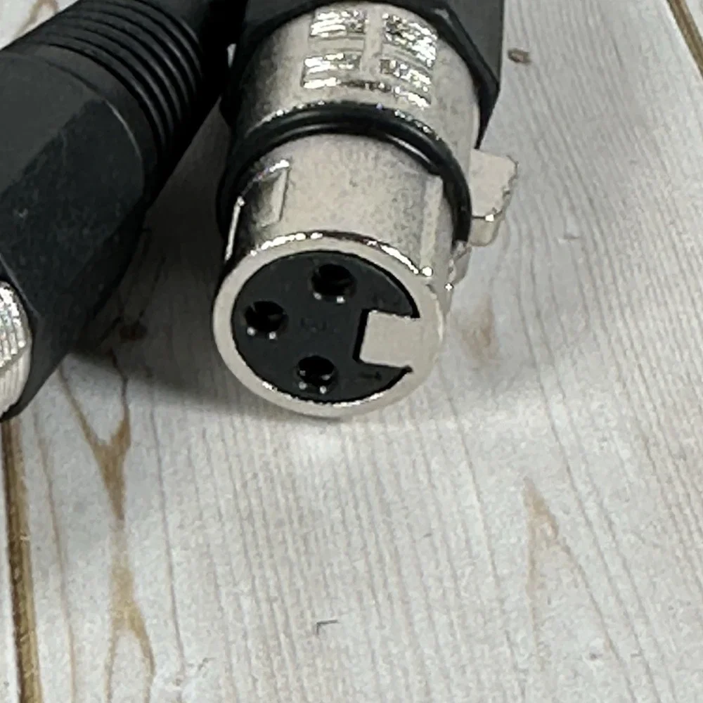 Black Handheld Dynamic Microphone Wired Professional High Quality 16 Foot Cable‎